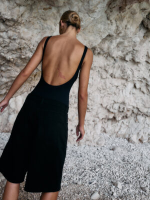 body DEEP.CUT RIBBED black